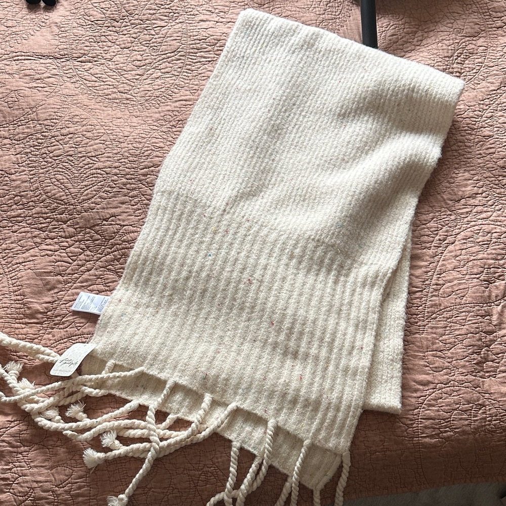 NWT Free People Cozy Cream Knit Fringe Scarf